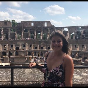 Meet your Posher, Emily